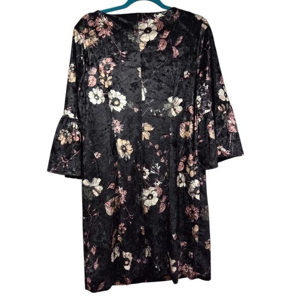 Chico’s Crushed Velvet Floral Dress, Stretch ¾ Bell Sleeve Pullover | 1 (8-10) - Picture 4 of 9